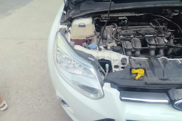 Used Ford Focus 2012 Sedan 1.6L Automatic Prestige Model Right Front Headlight
