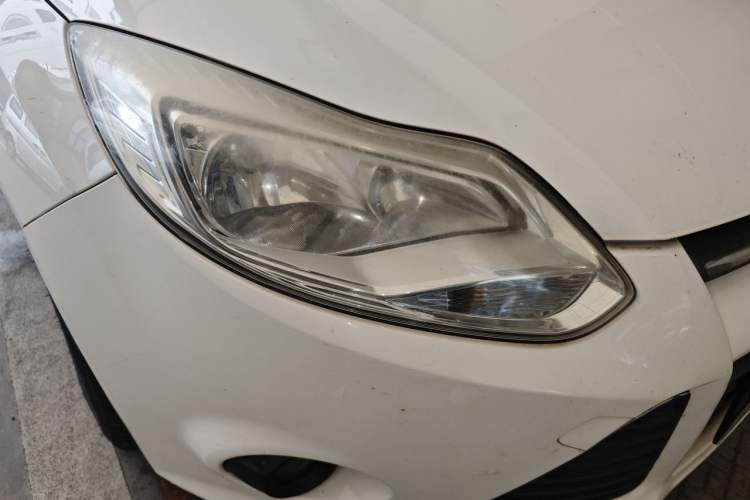 Used Ford Focus 2012 Sedan 1.6L Automatic Comfort Model Right Front Headlight