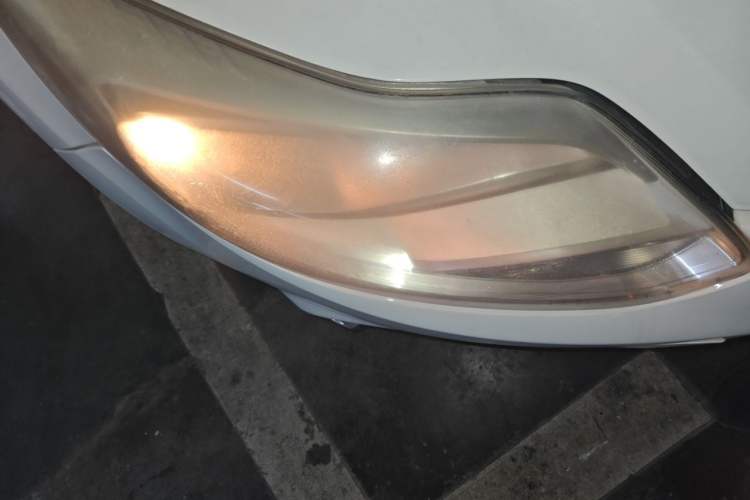 Used Ford Focus 2012 Hatchback 1.6L Automatic Fashion Edition Right Front Headlight