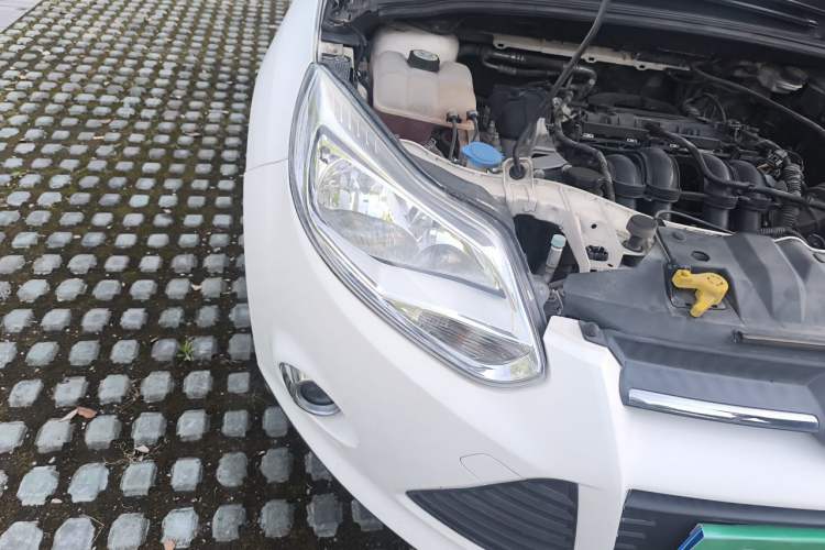 Used Ford Focus 2012 Sedan 1.6L Automatic Fashion Edition Right Front Headlight