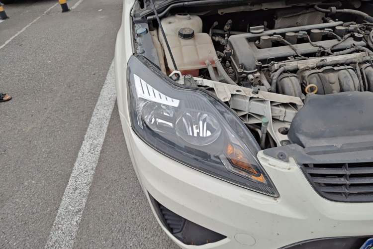 Used Ford Focus 2012 Hatchback Classic 1.8L Automatic Fashion Edition Right Front Headlight
