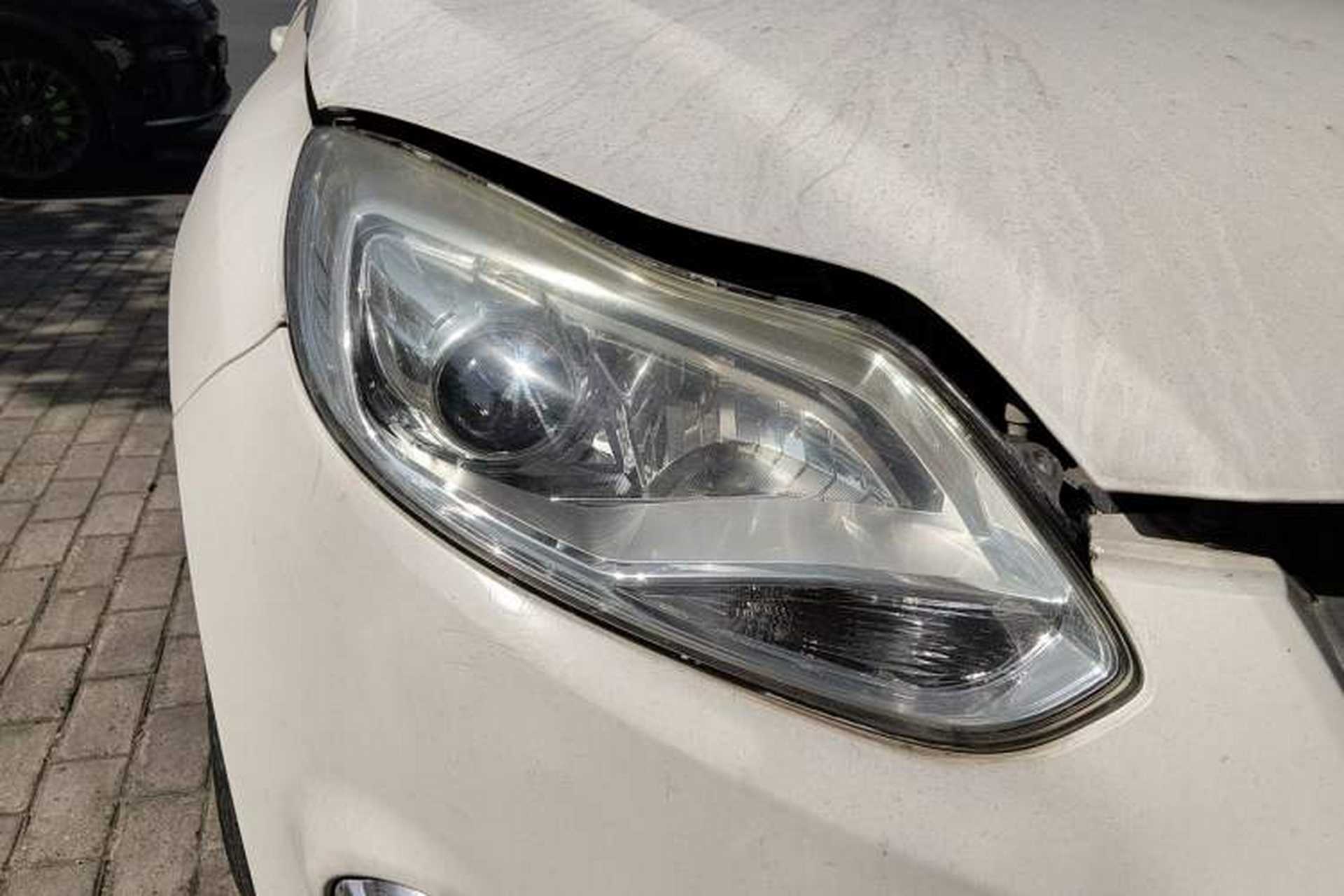 Used Ford Focus 2012 Sedan 1.6L Automatic Fashion Edition Right Front Headlight