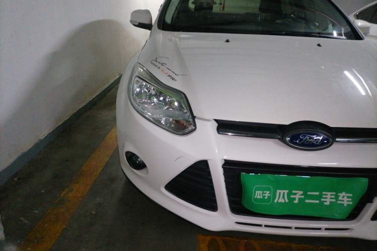 Used Ford Focus 2012 Sedan 1.6L Automatic Comfort Model Right Front Headlight