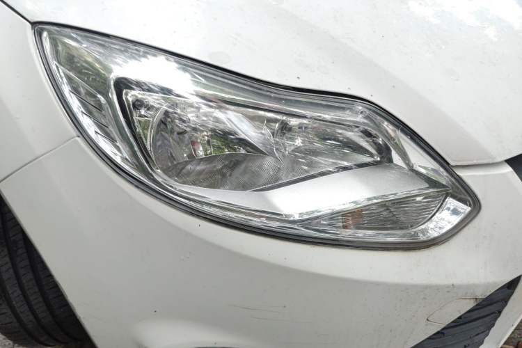 Used Ford Focus 2012 Hatchback 1.6L Manual Fashion Edition Right Front Headlight