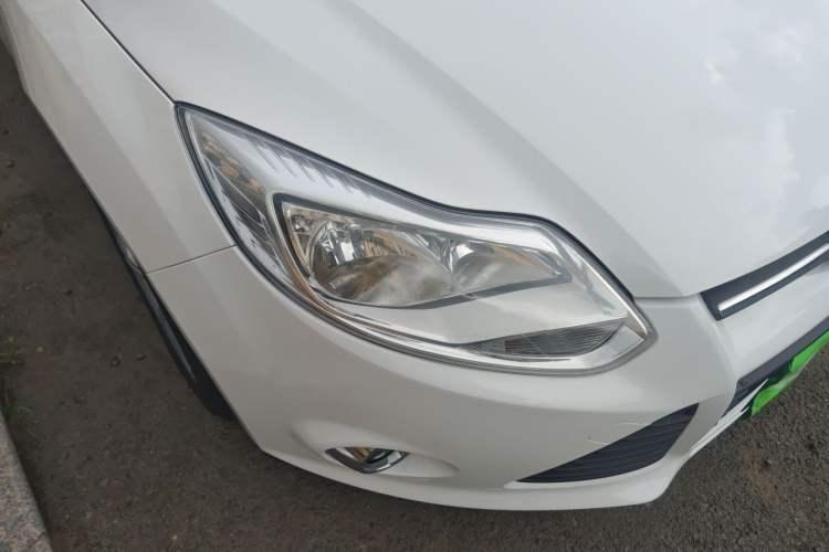 Used Ford Focus 2012 Hatchback 1.6L Manual Fashion Edition Right Front Headlight