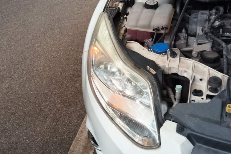 Used Ford Focus 2012 Sedan 1.6L Automatic Fashion Edition Right Front Headlight