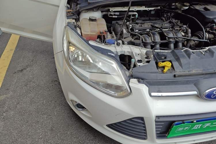 Used Ford Focus 2012 Hatchback 1.6L Automatic Fashion Edition Right Front Headlight