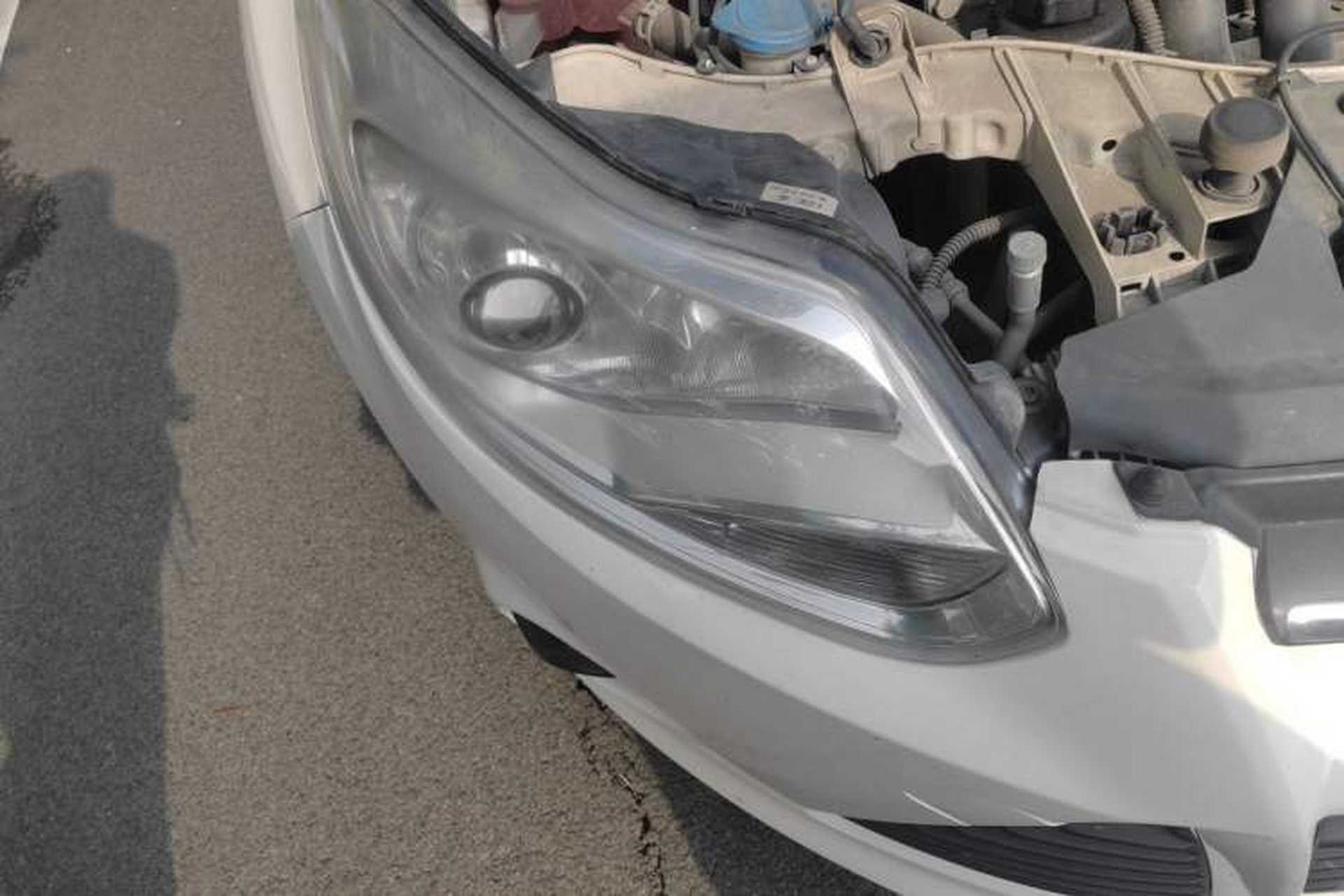 Used Ford Focus 2012 Sedan 1.6L Automatic Comfort Model Right Front Headlight