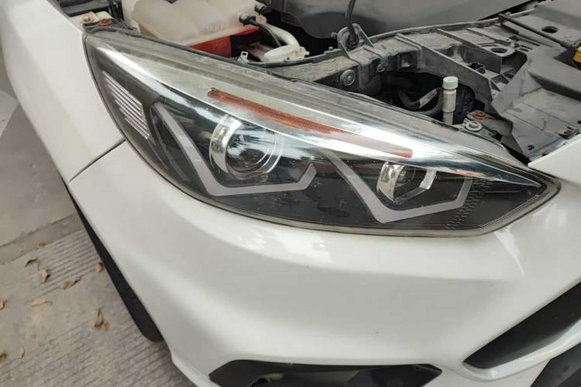 Used Ford Focus 2012 Hatchback 2.0L Manual Luxury Sport Model Right Front Headlight