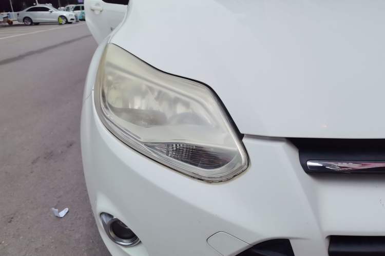 Used Ford Focus 2012 Hatchback 1.6L Automatic Fashion Edition Right Front Headlight