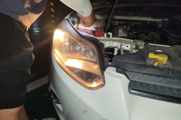 Used Ford Focus 2012 Hatchback 1.6L Automatic Fashion Edition Right Front Headlight