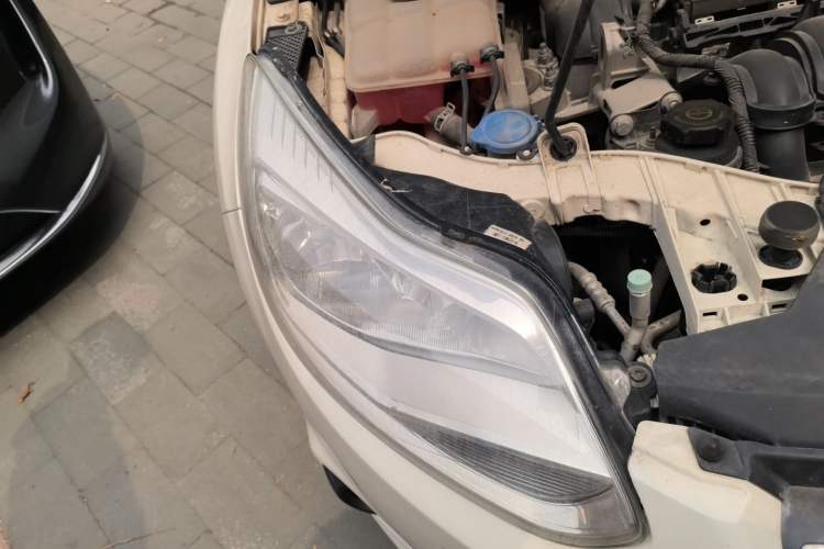 Used Ford Focus 2012 Hatchback 1.6L Automatic Comfort Model Right Front Headlight
