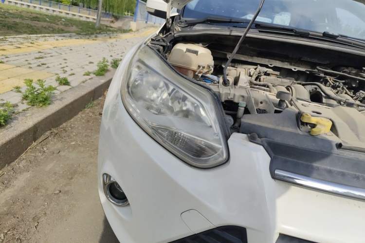 Used Ford Focus 2012 Hatchback 1.6L Automatic Fashion Edition Right Front Headlight