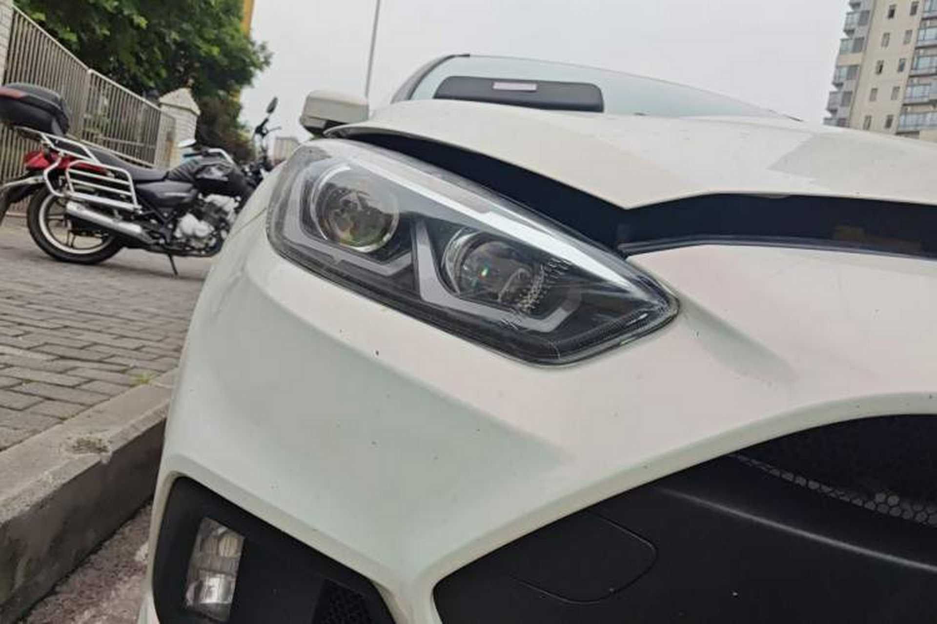 Used Ford Focus 2012 Hatchback 2.0L Manual Luxury Sport Model Right Front Headlight