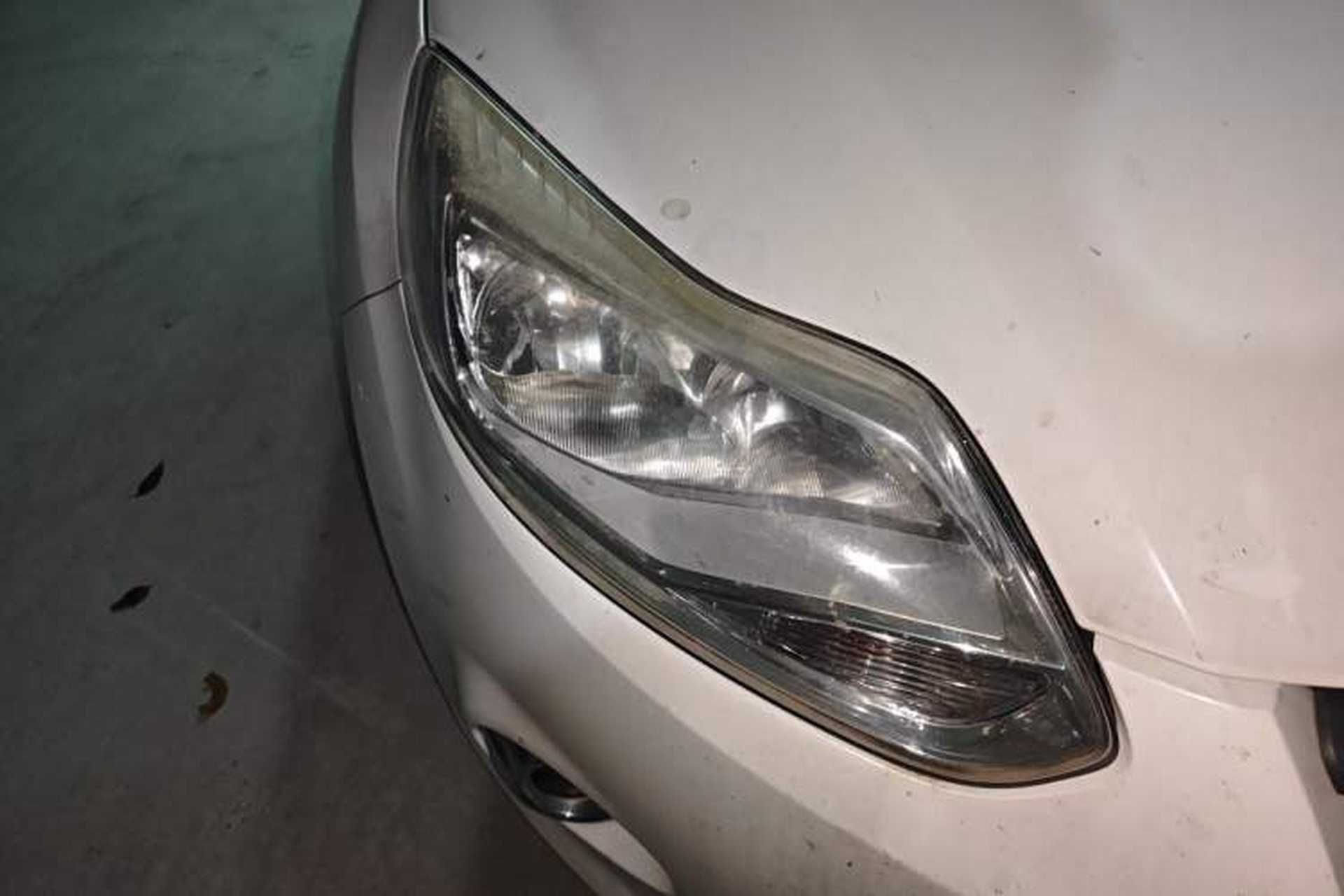 Used Ford Focus 2012 Sedan 1.6L Automatic Fashion Edition Right Front Headlight