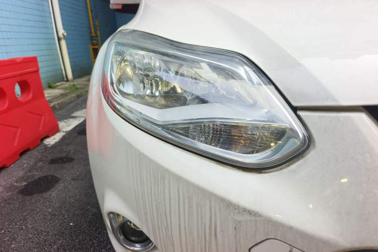 Used Ford Focus 2012 Hatchback 1.6L Automatic Fashion Edition Right Front Headlight