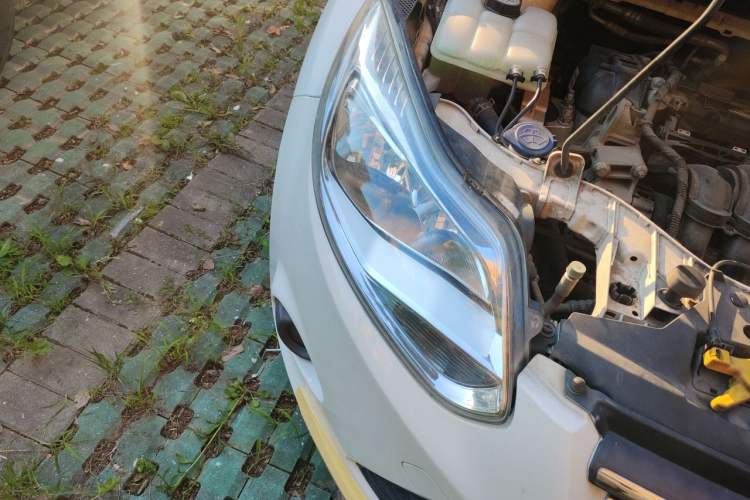 Used Ford Focus 2012 Hatchback 1.6L Manual Comfort Model Right Front Headlight