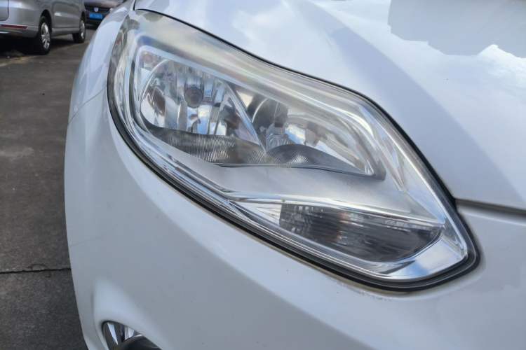 Used Ford Focus 2012 Hatchback 1.6L Automatic Fashion Edition Right Front Headlight