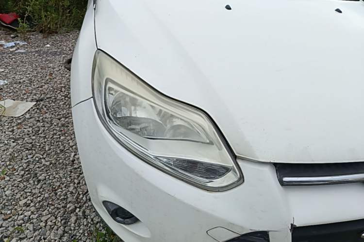 Used Ford Focus 2012 Sedan 1.6L Manual Comfort Model Right Front Headlight