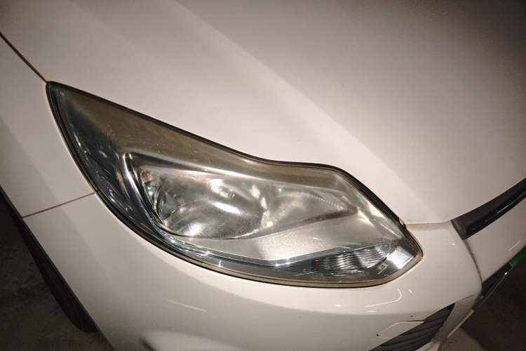 Used Ford Focus 2012 Sedan 1.6L Automatic Comfort Model Right Front Headlight