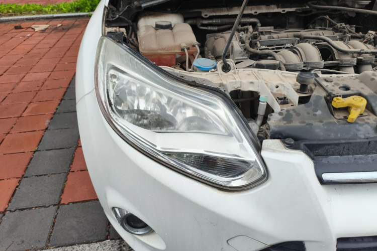 Used Ford Focus 2012 Hatchback 1.6L Automatic Fashion Edition Right Front Headlight