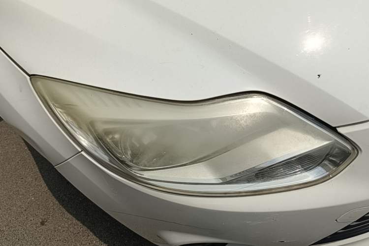 Used Ford Focus 2012 Hatchback 1.6L Automatic Comfort Model Right Front Headlight