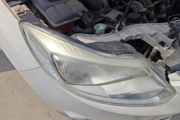Used Ford Focus 2012 Sedan 1.6L Automatic Comfort Model Right Front Headlight