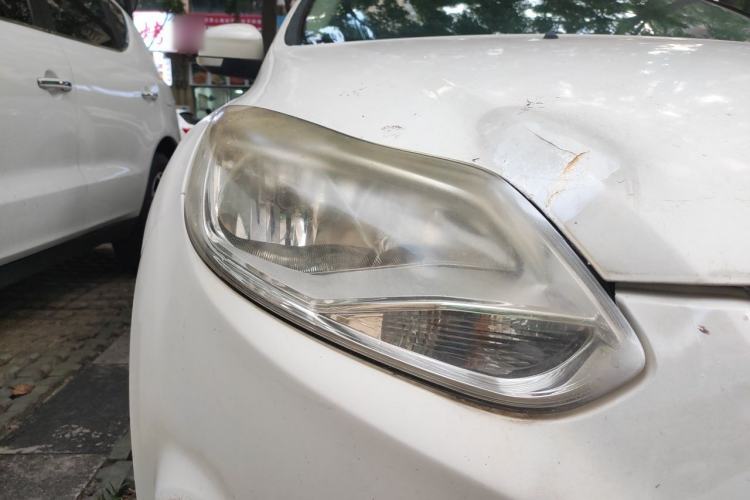 Used Ford Focus 2012 Sedan 1.6L Automatic Fashion Edition Right Front Headlight
