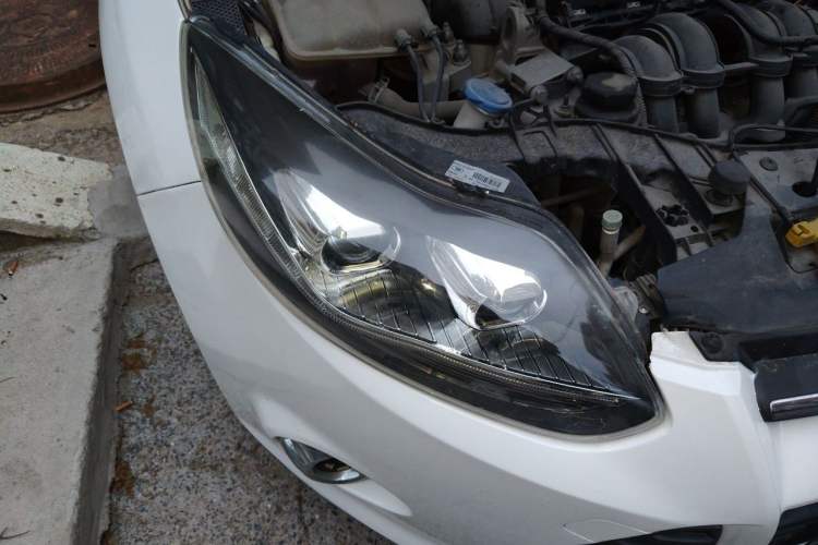 Used Ford Focus 2012 Hatchback 1.6L Automatic Fashion Edition Right Front Headlight