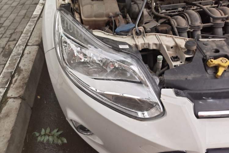 Used Ford Focus 2012 Sedan 1.6L Automatic Fashion Edition Right Front Headlight