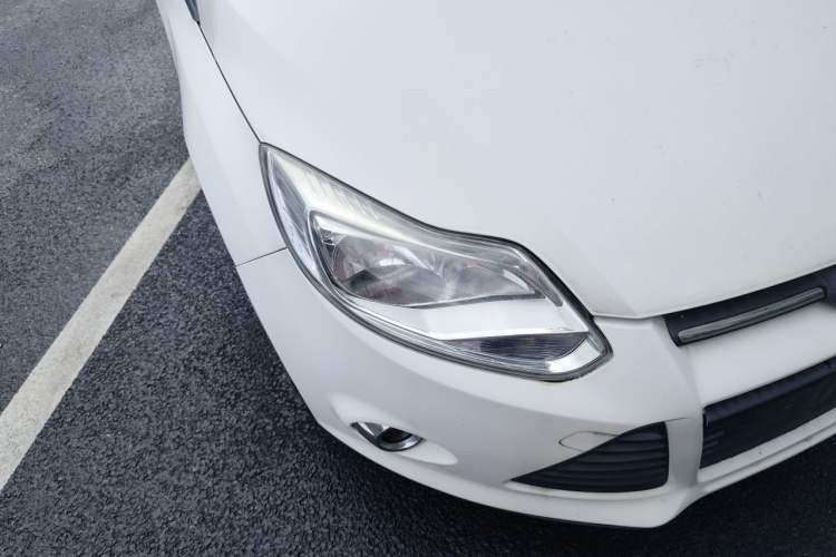 Used Ford Focus 2012 Hatchback 1.6L Automatic Fashion Edition Right Front Headlight