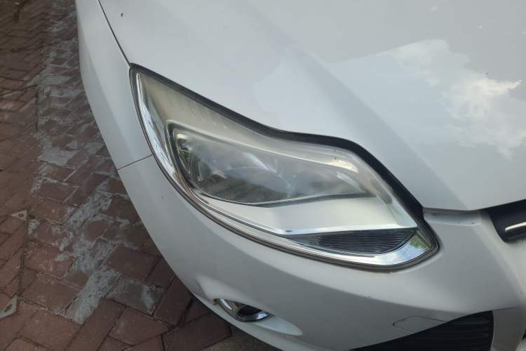 Used Ford Focus 2012 Hatchback 1.6L Automatic Fashion Edition Right Front Headlight