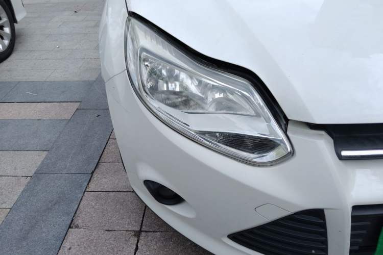 Used Ford Focus 2012 Sedan 1.6L Automatic Comfort Model Right Front Headlight