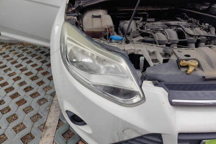 Used Ford Focus 2012 Sedan 1.6L Automatic Comfort Model Right Front Headlight