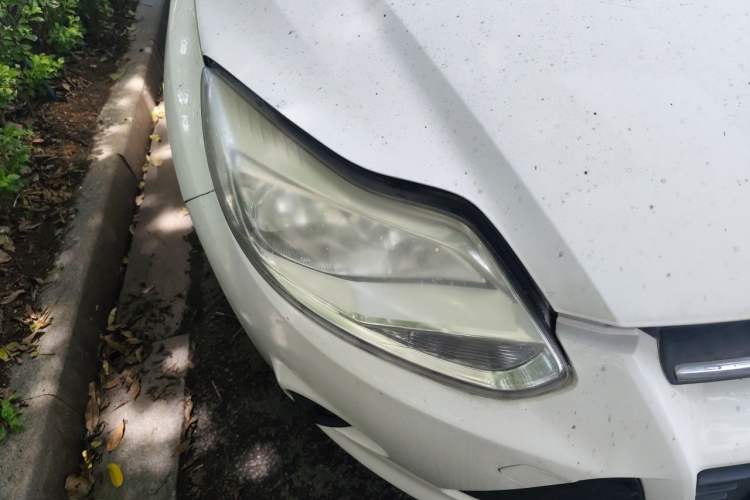 Used Ford Focus 2012 Sedan 1.6L Automatic Comfort Model Right Front Headlight