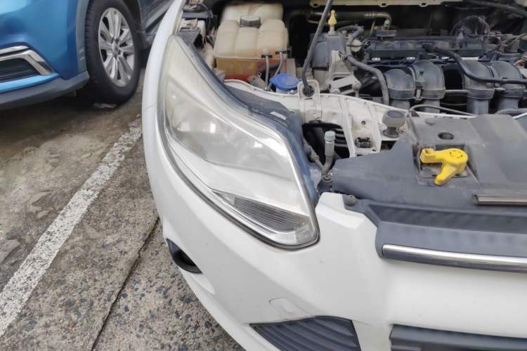 Used Ford Focus 2012 Hatchback 1.6L Manual Comfort Model Right Front Headlight