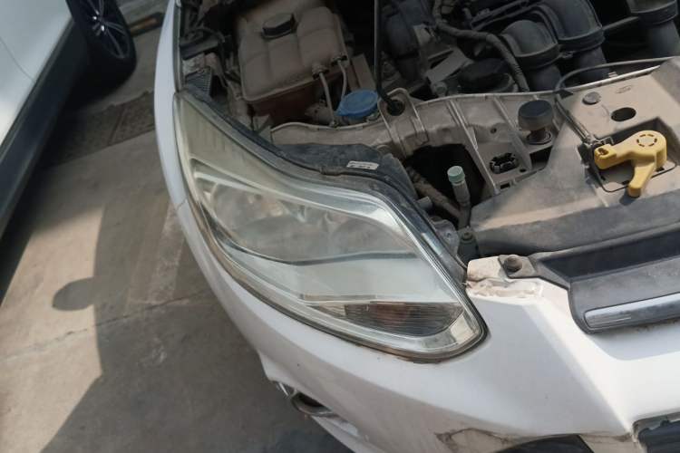 Used Ford Focus 2012 Hatchback 1.6L Automatic Fashion Edition Right Front Headlight