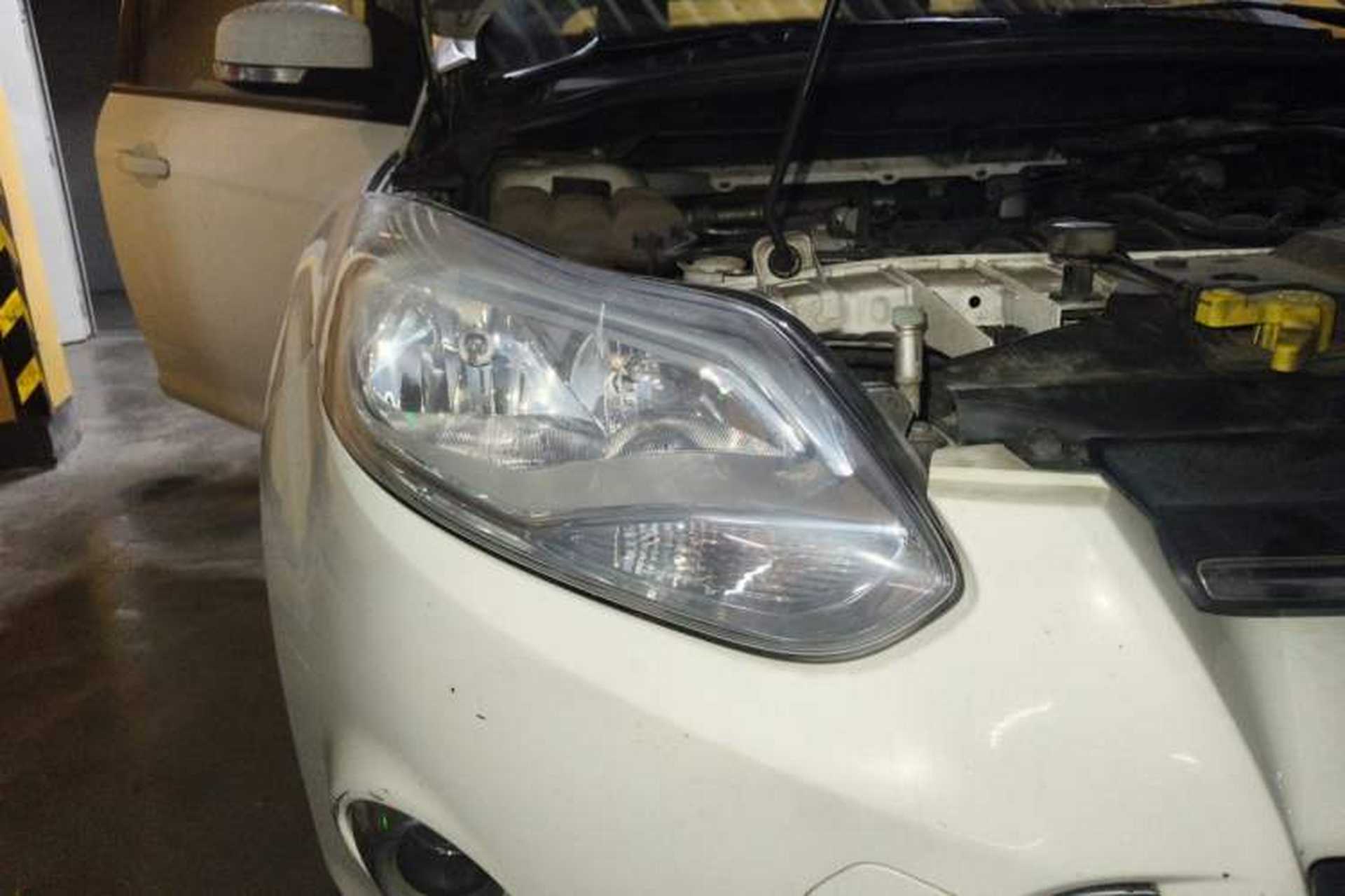 Used Ford Focus 2012 Sedan 1.6L Automatic Fashion Edition Right Front Headlight