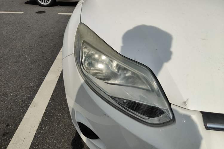 Used Ford Focus 2012 Hatchback 1.6L Automatic Comfort Model Right Front Headlight