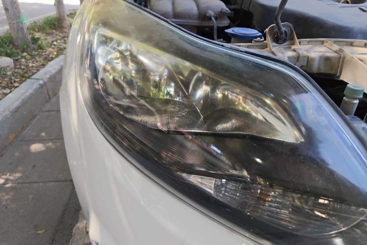 Used Ford Focus 2012 Hatchback 2.0L Automatic Luxury Sport Model Right Front Headlight