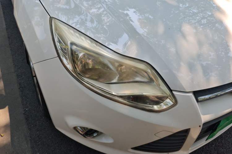 Used Ford Focus 2012 Sedan 1.6L Manual Fashion Edition Right Front Headlight