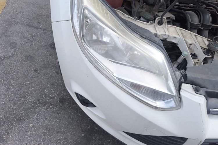 Used Ford Focus 2012 Sedan 1.6L Manual Comfort Model Right Front Headlight
