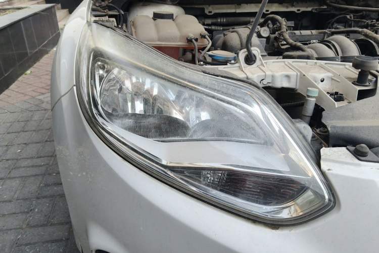 Used Ford Focus 2012 Hatchback 1.6L Automatic Comfort Model Right Front Headlight