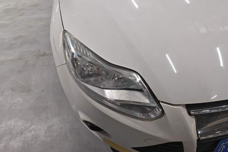 Used Ford Focus 2012 Hatchback 1.6L Manual Comfort Model Right Front Headlight
