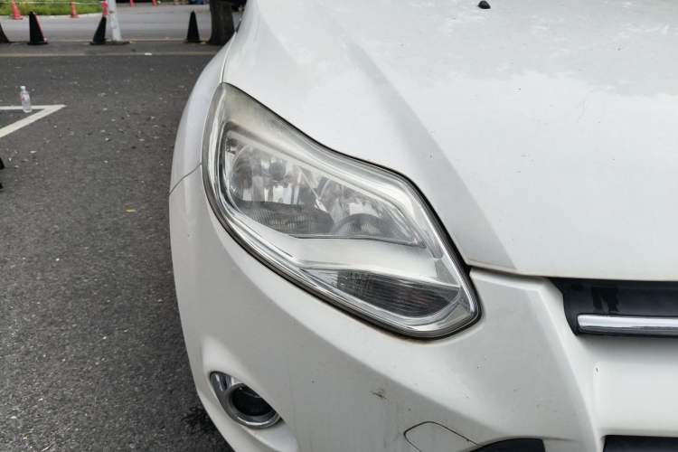 Used Ford Focus 2012 Hatchback 1.6L Manual Fashion Edition Right Front Headlight