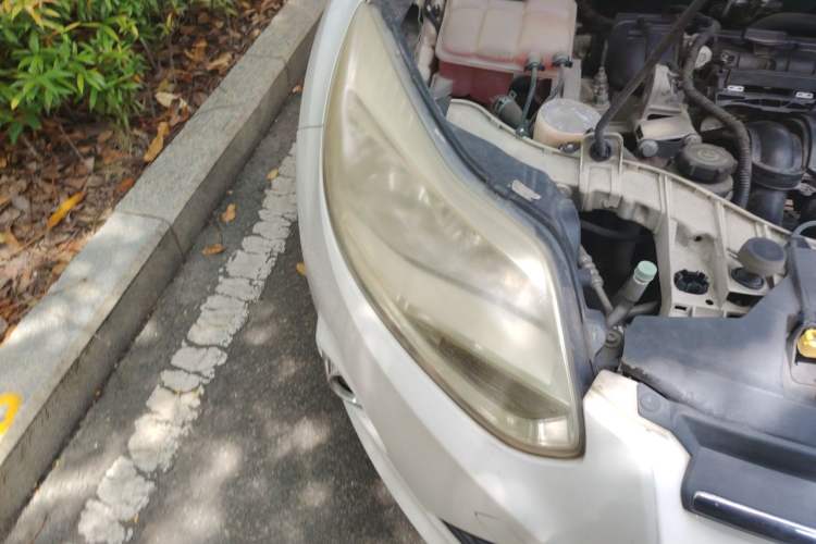 Used Ford Focus 2012 Sedan 1.6L Automatic Comfort Model Right Front Headlight