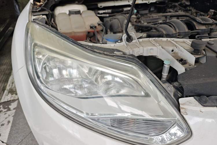 Used Ford Focus 2012 Hatchback 1.6L Automatic Comfort Model Right Front Headlight