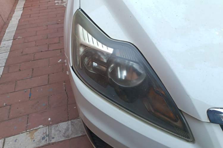 Used Ford Focus 2012 Hatchback Classic 1.8L Automatic Fashion Edition Right Front Headlight