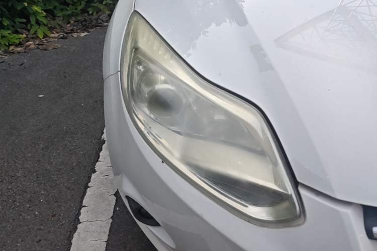 Used Ford Focus 2012 Hatchback 1.6L Automatic Comfort Model Right Front Headlight