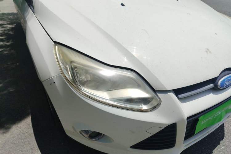 Used Ford Focus 2012 Sedan 1.6L Manual Fashion Edition Right Front Headlight